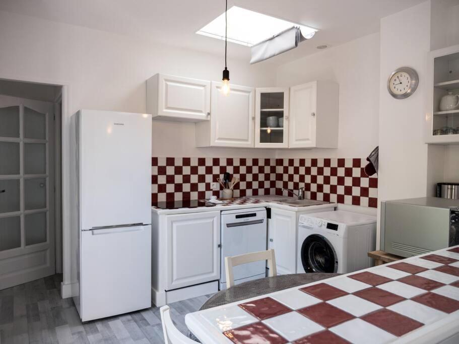Logement Le Serein Tolone Esterno foto