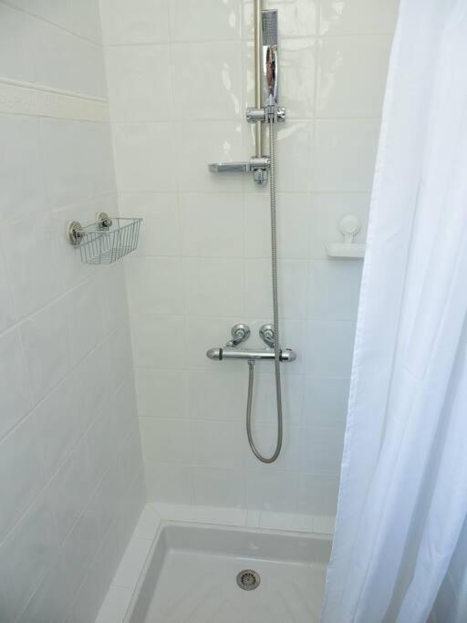 Logement Le Serein Tolone Esterno foto