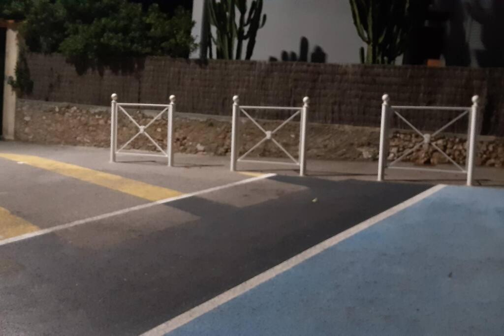 Logement Le Serein Tolone Esterno foto