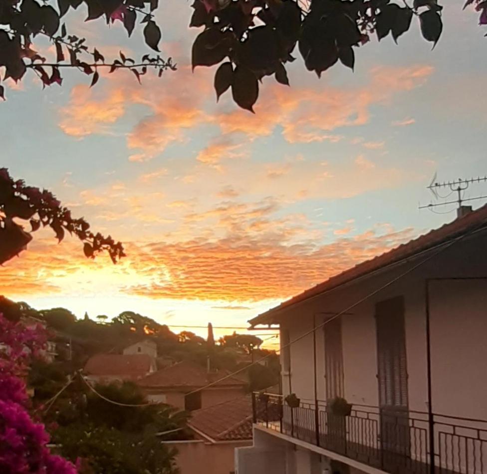 Logement Le Serein Tolone Esterno foto